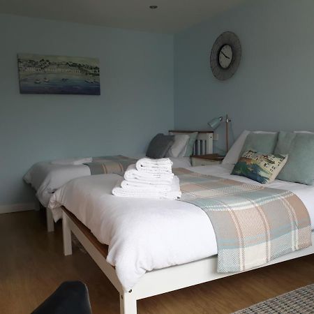 Coast 77 B&B 풀 외부 사진